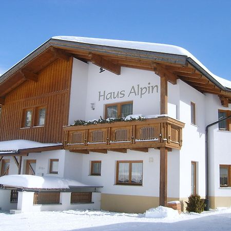 Haus Alpin Apartments Pettneu am Arlberg Exteriör bild