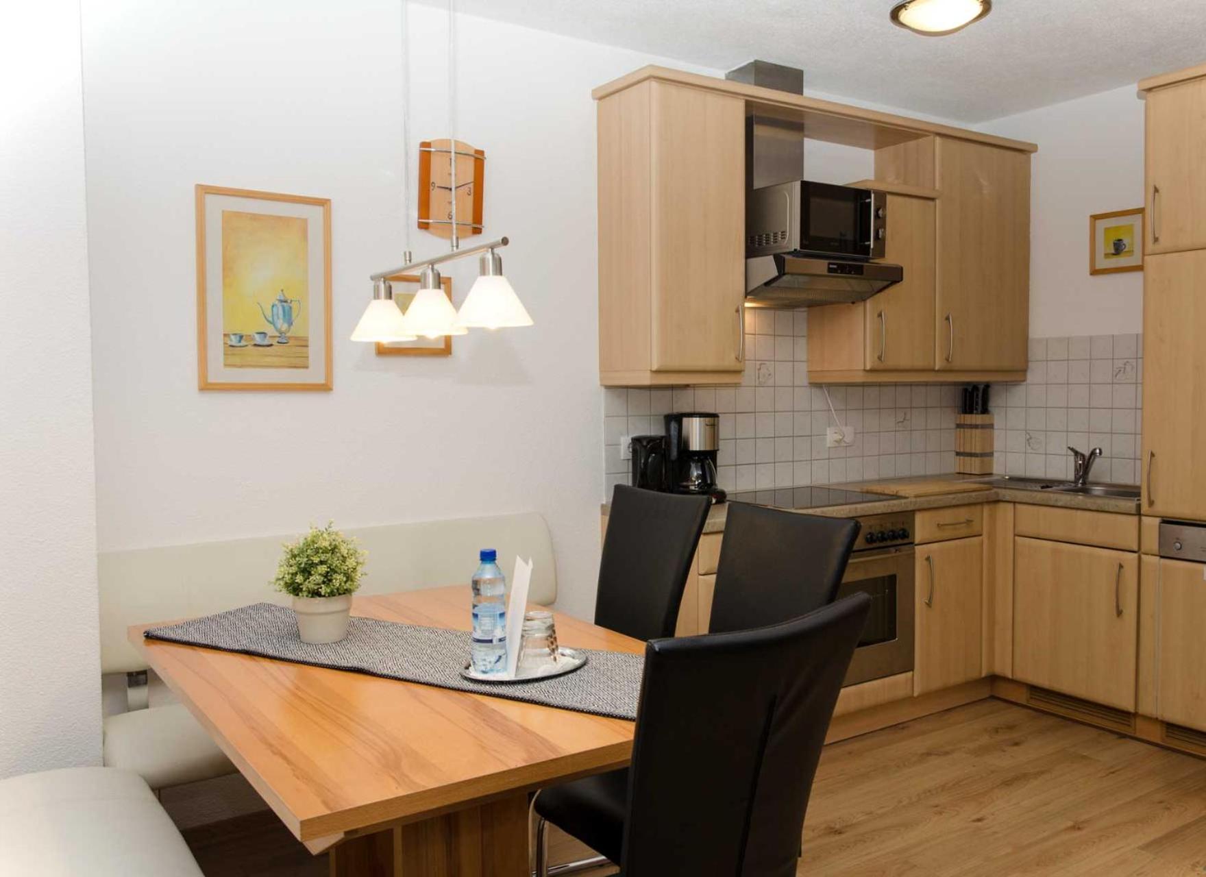 Haus Alpin Apartments Pettneu am Arlberg Exteriör bild
